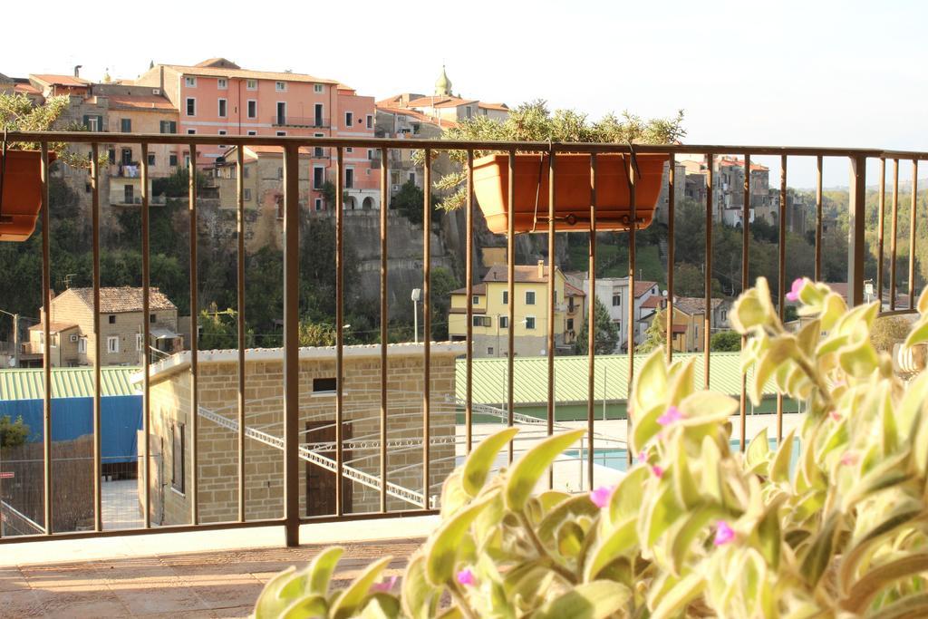 Le Rocce Bed & Breakfast SantʼAgata deʼ Goti Exterior foto