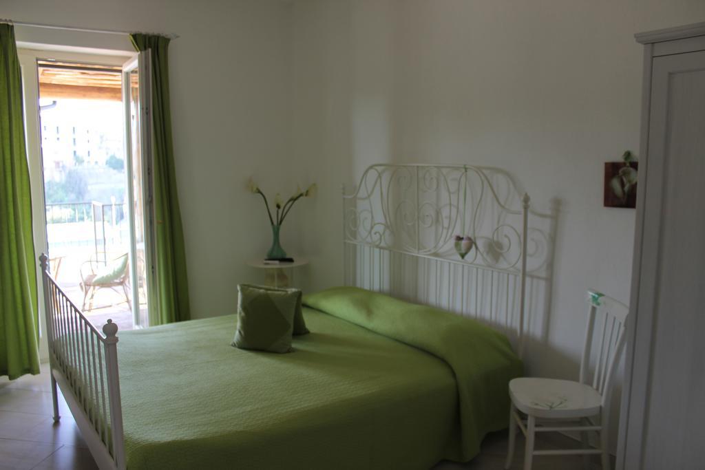 Le Rocce Bed & Breakfast SantʼAgata deʼ Goti Exterior foto