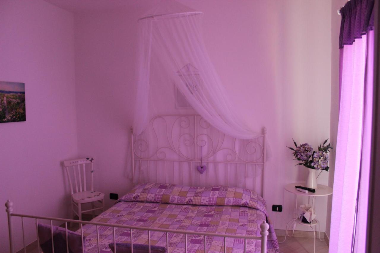 Le Rocce Bed & Breakfast SantʼAgata deʼ Goti Cameră foto